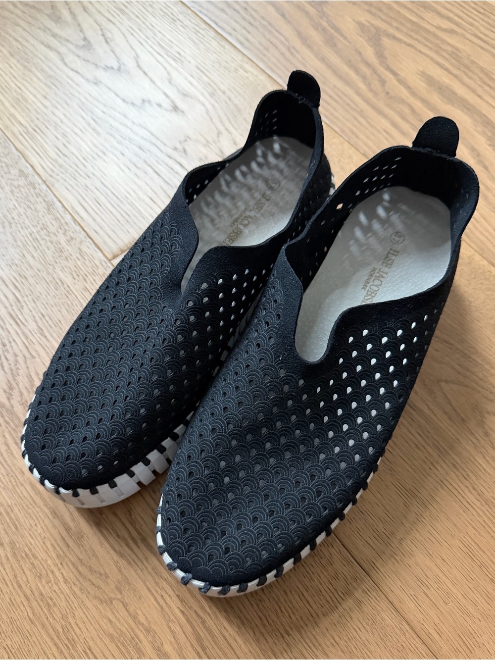 Ilse Jacobsen - Black Platform Tulip Sneaker Shoe - Size 37 - EUC